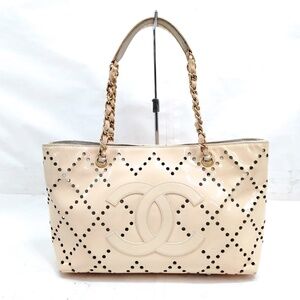 Chanel Tote Beige Patent leather